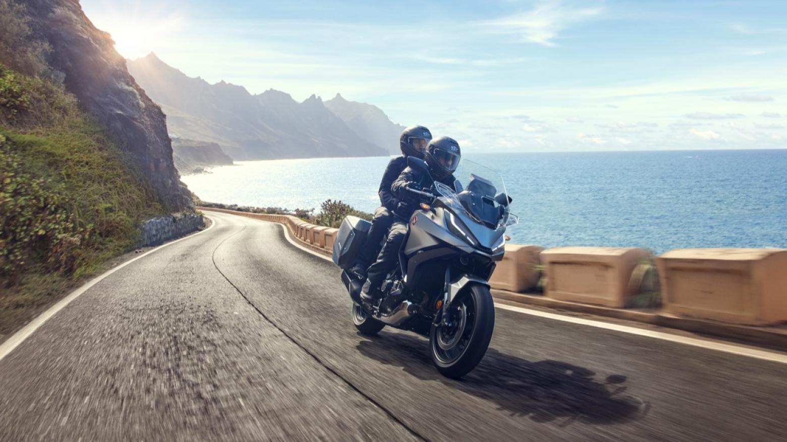 Honda NT1100 - 102hp, 104Nm tork, 215 km/h en yüksek hız