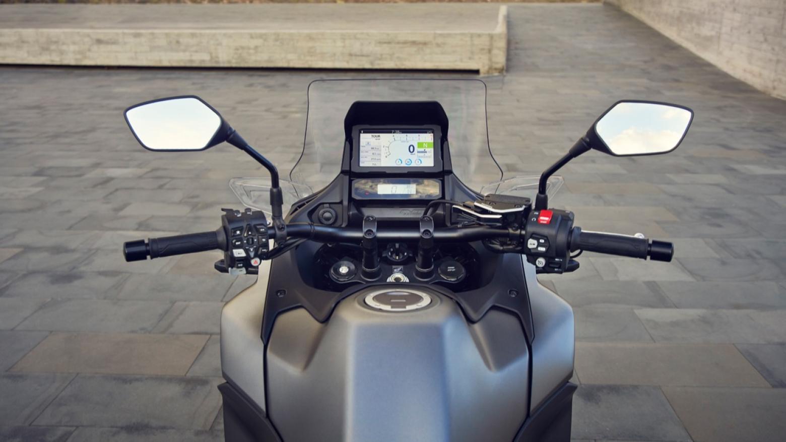 Honda NT1100 - 102hp, 104Nm tork, 215 km/h en yüksek hız