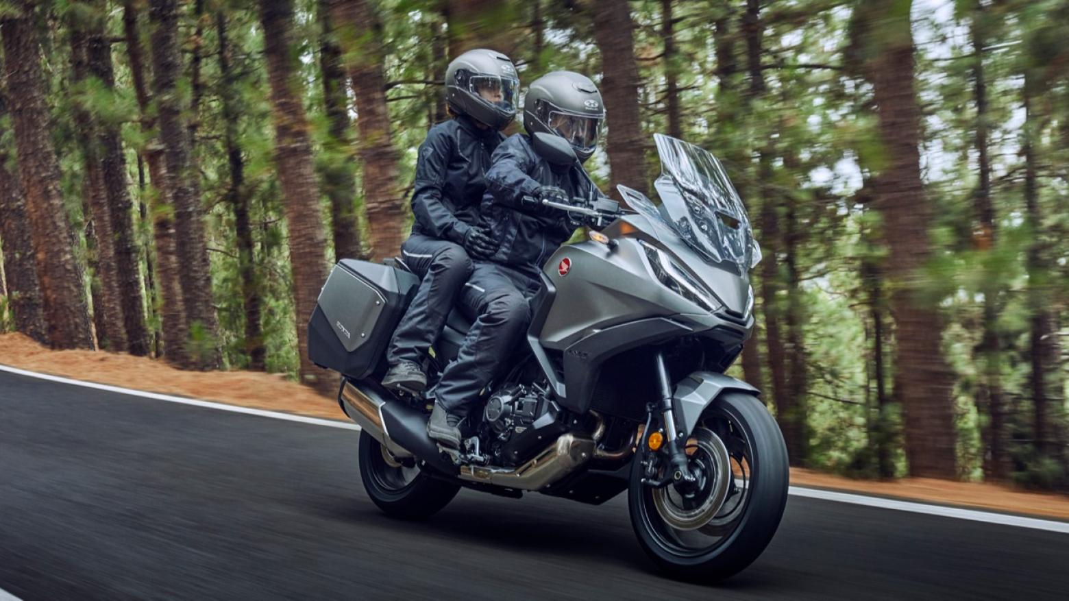 Honda NT1100 - 102hp, 104Nm tork, 215 km/h en yüksek hız