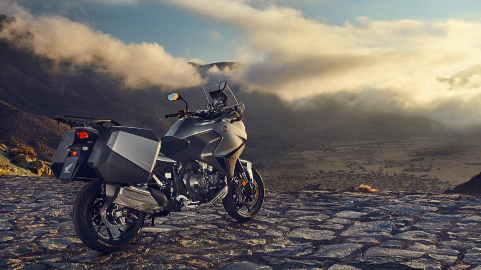 Honda NT1100 - 102hp, 104Nm tork, 215 km/h en yüksek hız