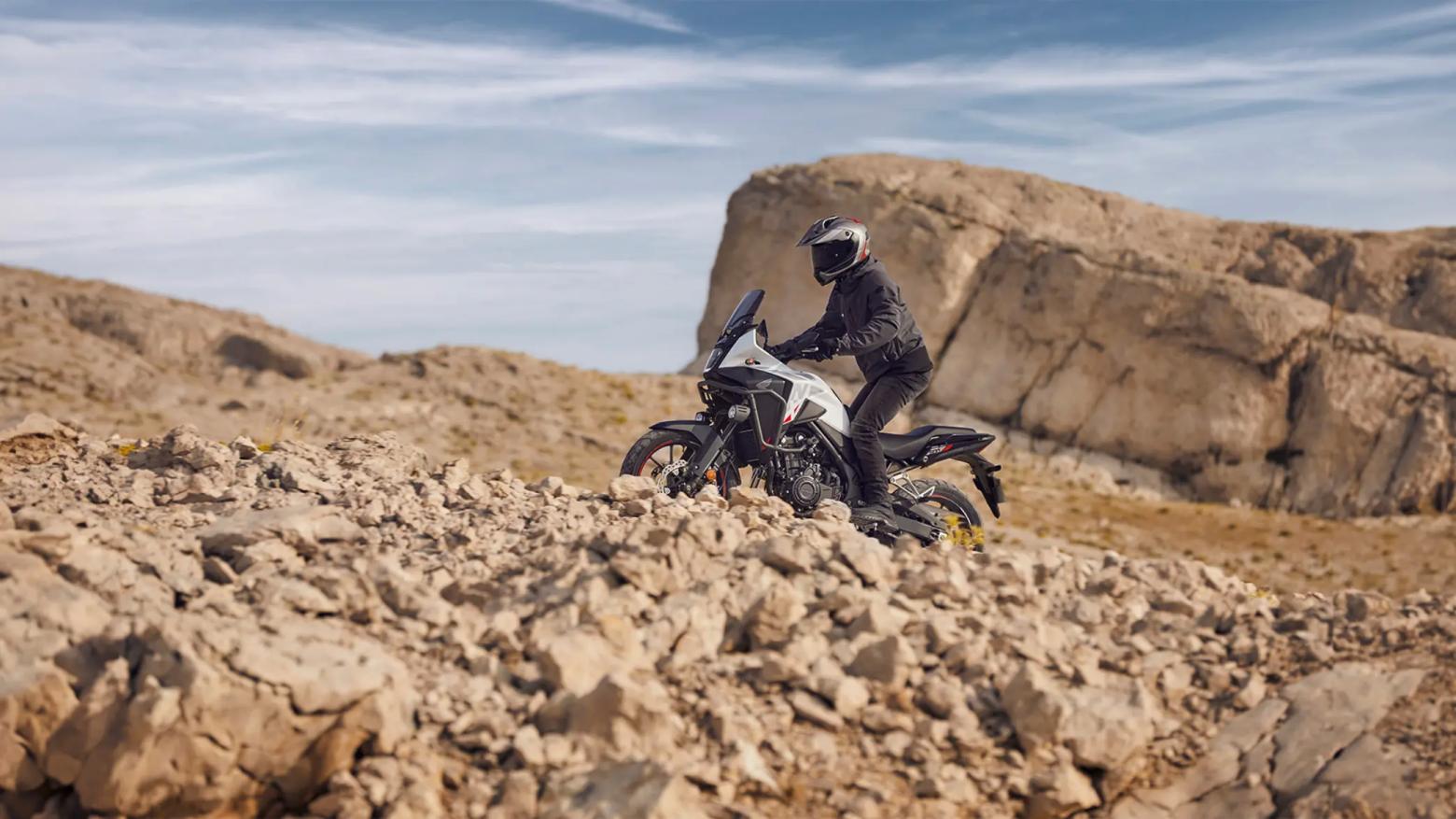 Honda NX500 - 47hp, 43Nm tork, 185 km/h en yüksek hız