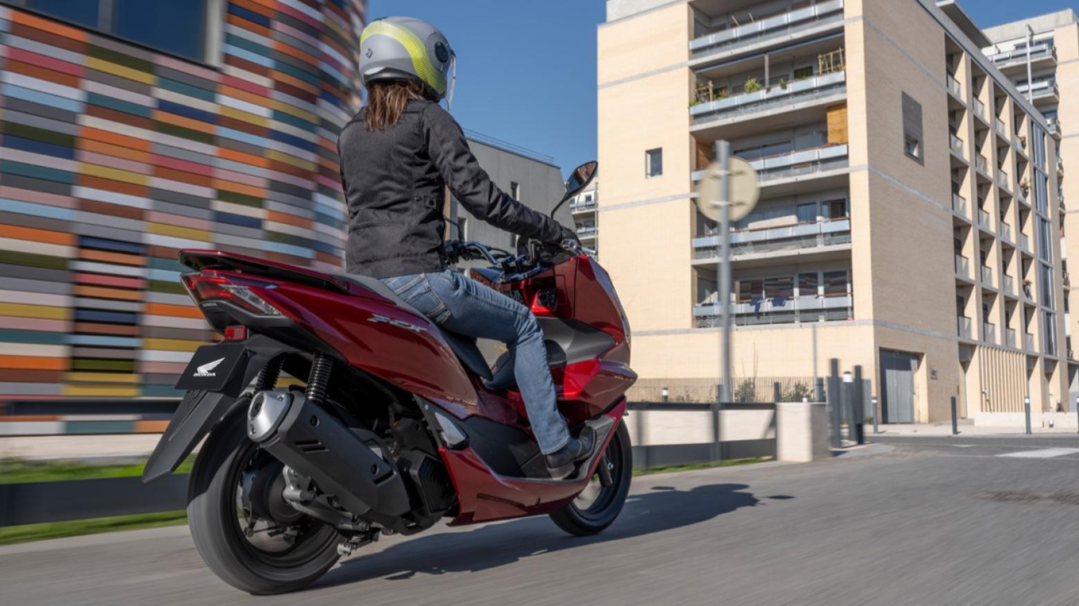 Honda PCX 125 - 12.5hp, 11.8Nm tork, 116 km/h en yüksek hız