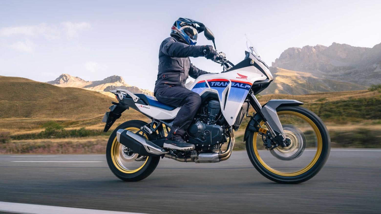 Honda Transalp XL750 - 92hp, 75Nm tork, 203 km/h en yüksek hız