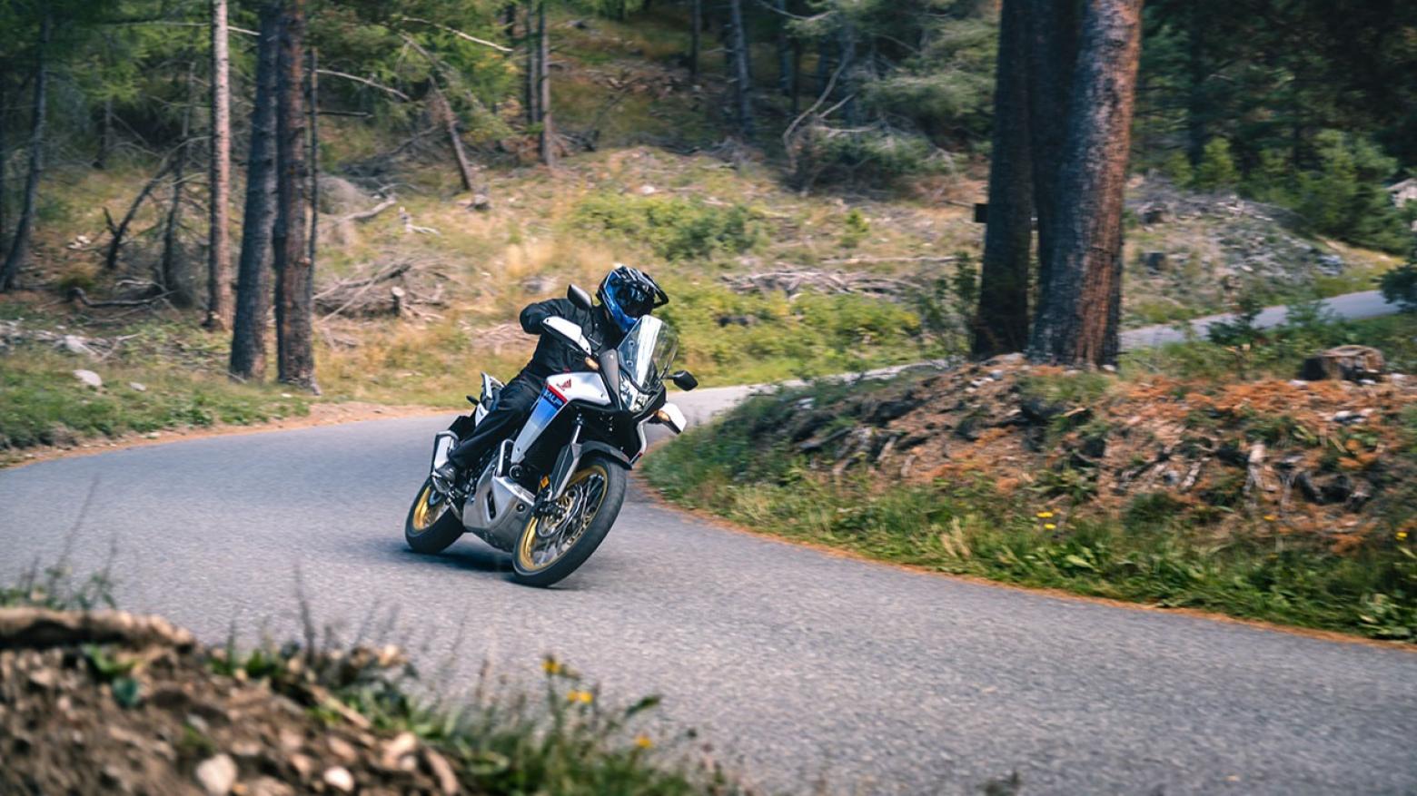 Honda Transalp XL750 - 92hp, 75Nm tork, 203 km/h en yüksek hız