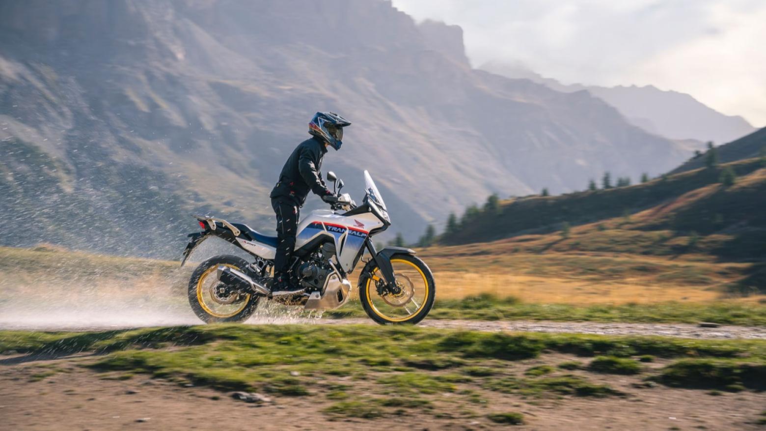 Honda Transalp XL750 - 92hp, 75Nm tork, 203 km/h en yüksek hız