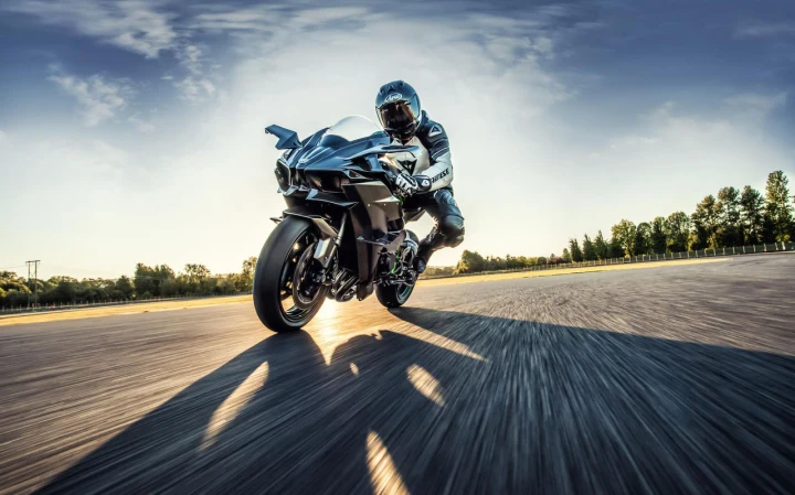 Kawasaki Ninja H2R - 326hp, 165Nm tork, 400 km/h en yüksek hız
