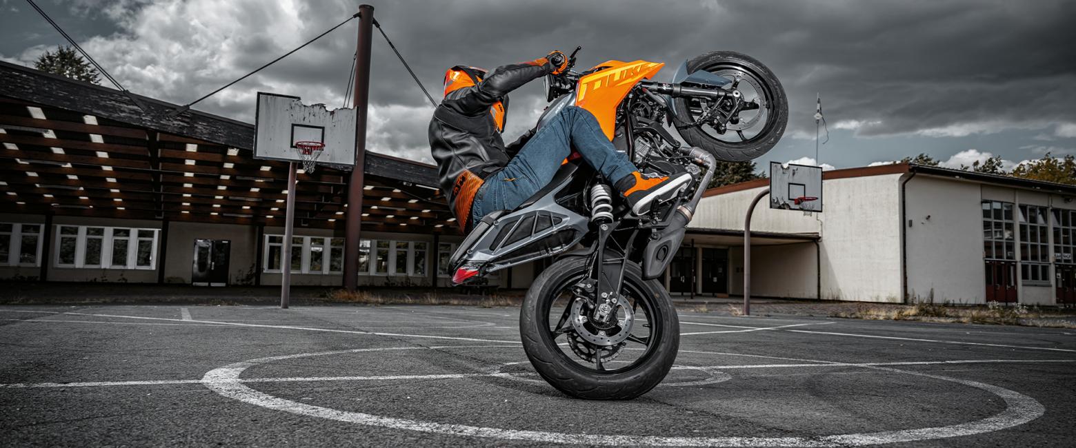 KTM 250 DUKE - 31.5hp, 25Nm tork, 163 km/h en yüksek hız