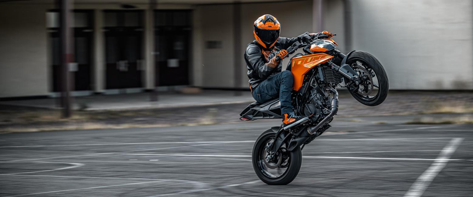 KTM 250 DUKE - 31.5hp, 25Nm tork, 163 km/h en yüksek hız