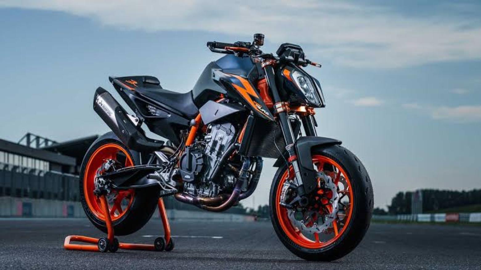 KTM 890 DUKE - 121hp, 99Nm tork, 240 km/h en yüksek hız