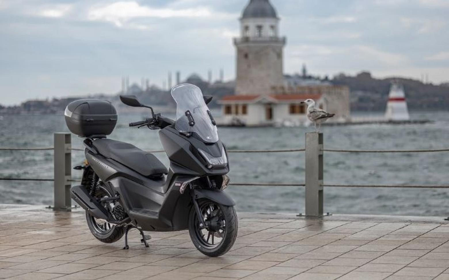Kymco Sky Town 125 - 11.1hp, 10.6Nm tork, 100 km/h en yüksek hız