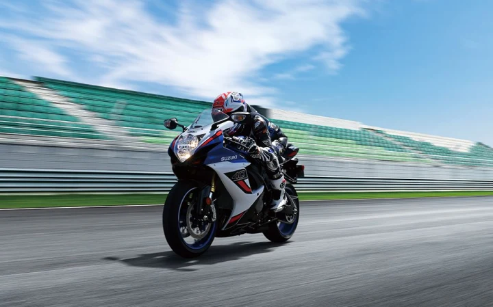 SUZUKI 2026 GSX-R750 rear view