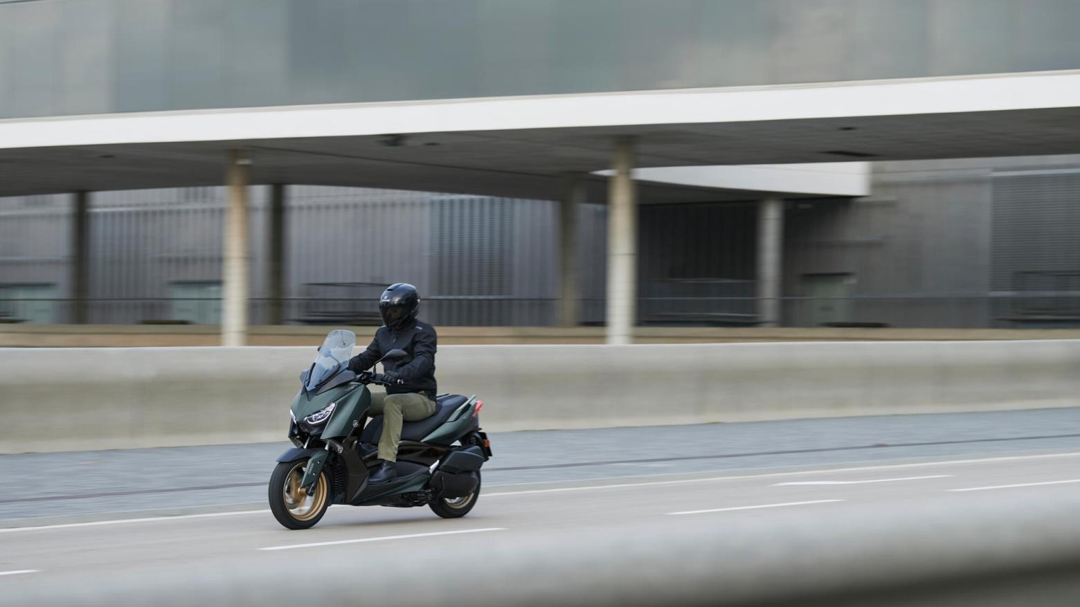 Yamaha 2022 XMAX 250 Tech MAX - 22.5hp, 24.3Nm tork, 158 km/h en yüksek hız