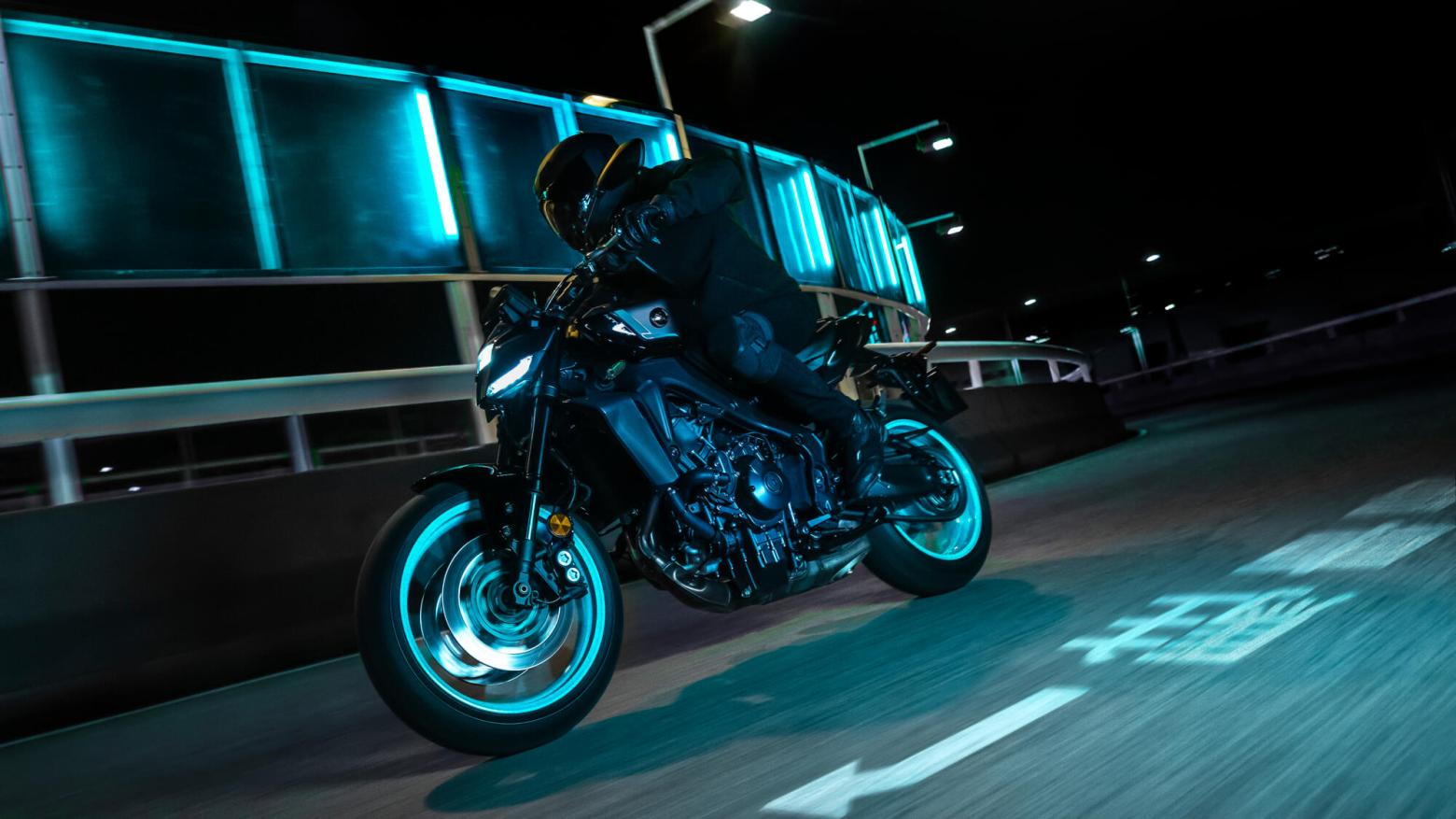 YAMAHA MT-09 - 117.3hp, 93Nm tork, 270 km/h en yüksek hız