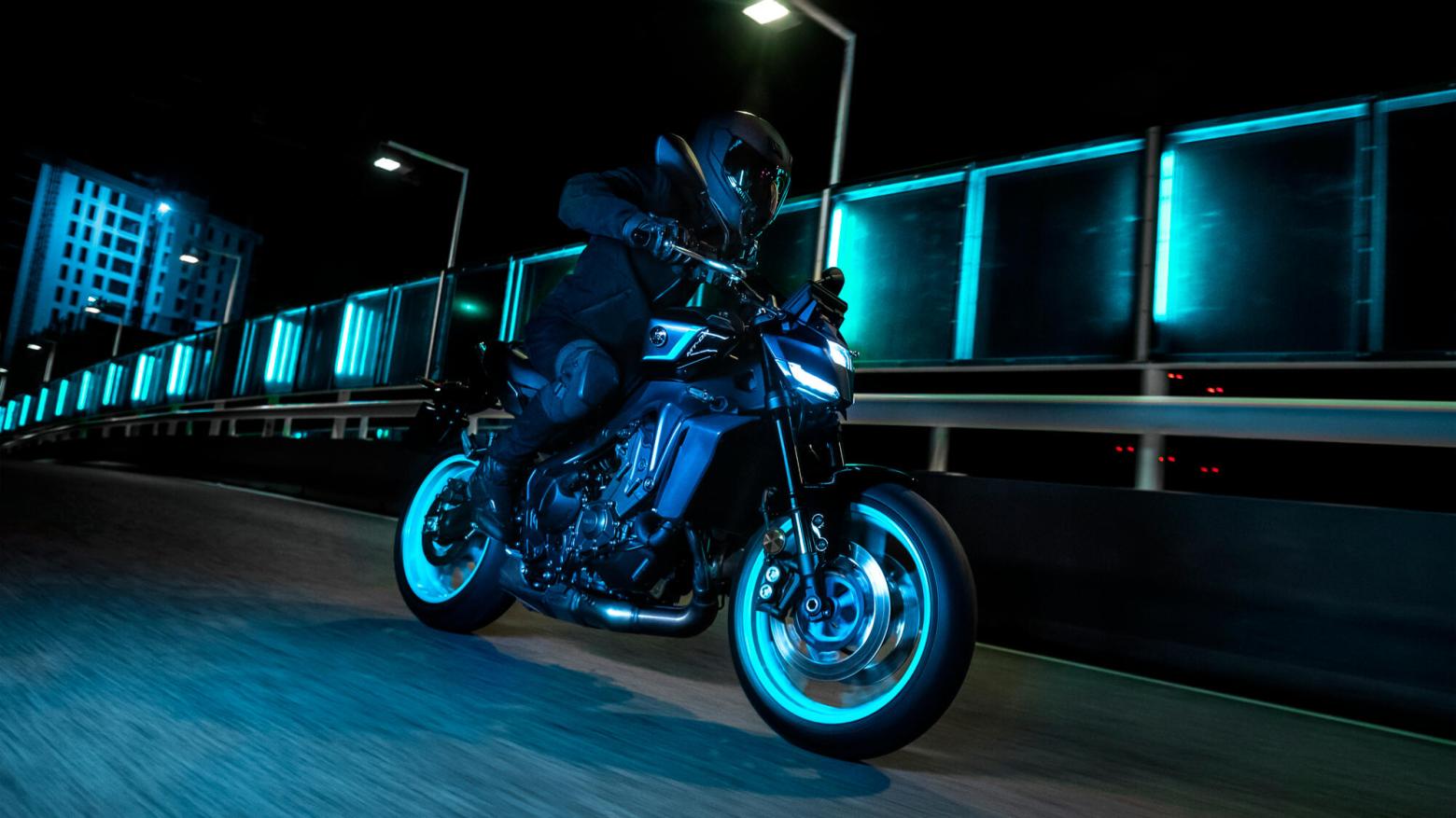 YAMAHA MT-09 - 117.3hp, 93Nm tork, 270 km/h en yüksek hız