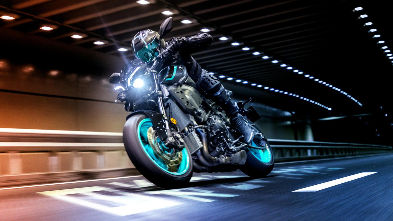 YAMAHA MT-10 - 163.6hp, 112Nm tork, 300 km/h en yüksek hız