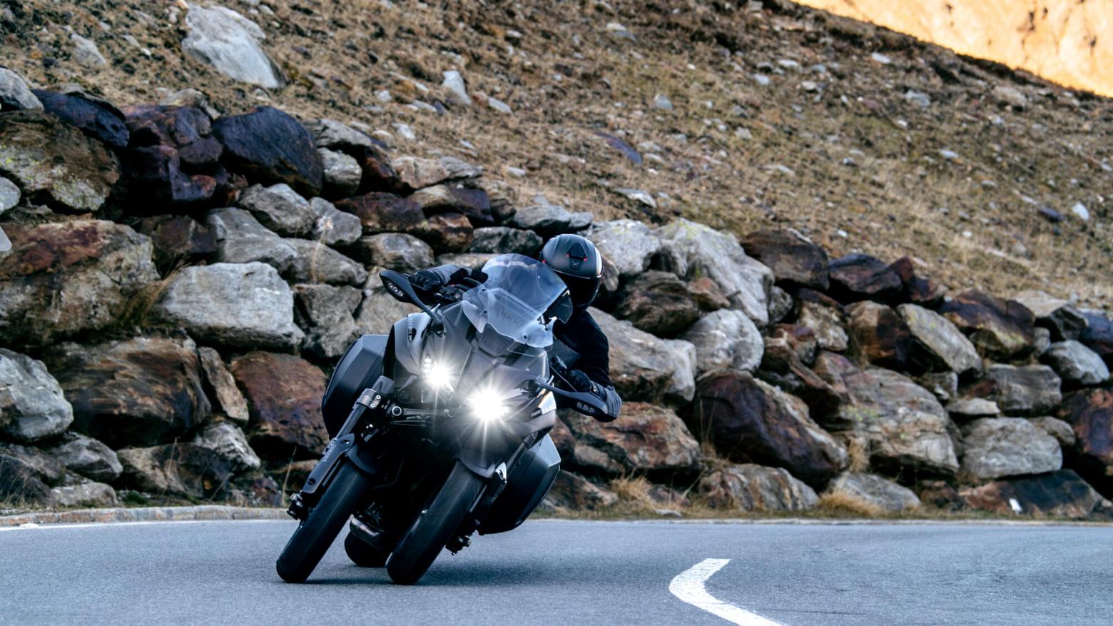 Yamaha Niken GT - 115hp, 90.7Nm tork, 240 km/h en yüksek hız
