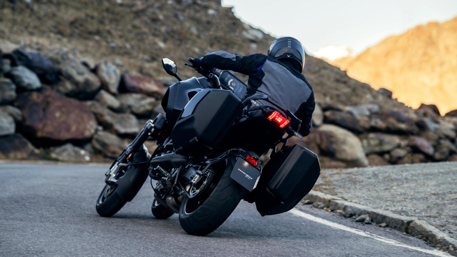 Yamaha Niken GT - 115hp, 90.7Nm tork, 240 km/h en yüksek hız