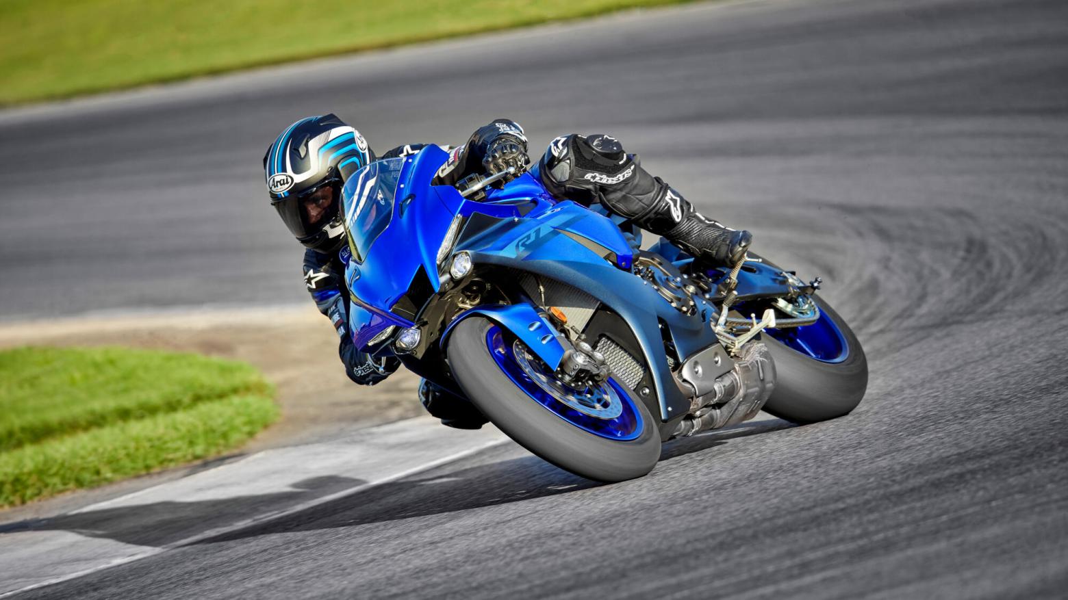 Yamaha R1 - 200hp, 113.3Nm tork, 340 km/h en yüksek hız