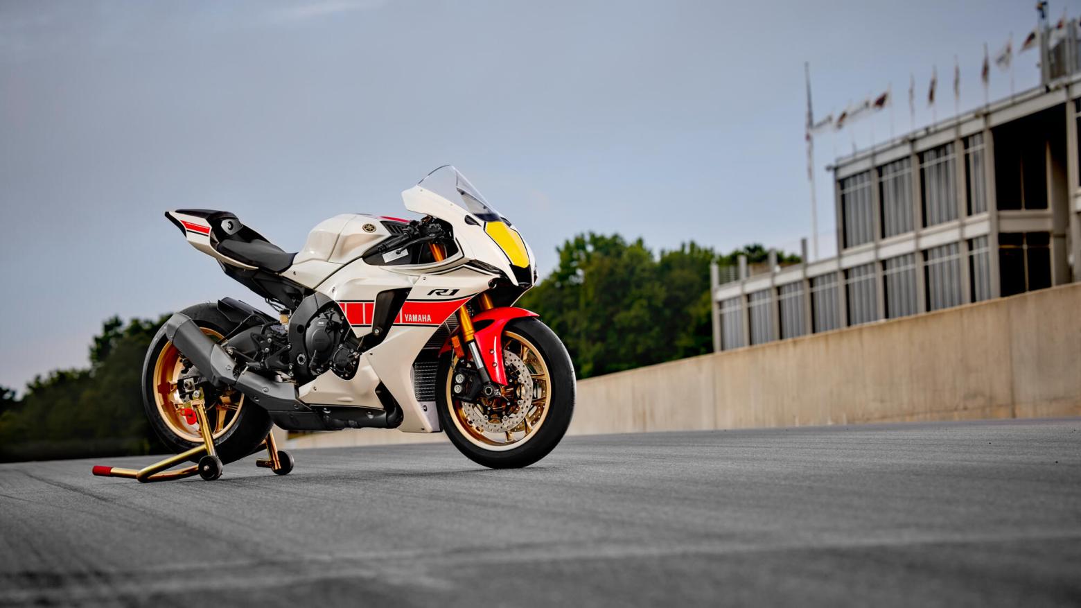 Yamaha R1 World GP 60th Anniversary - 200hp, 113.3Nm tork, 350 km/h en yüksek hız