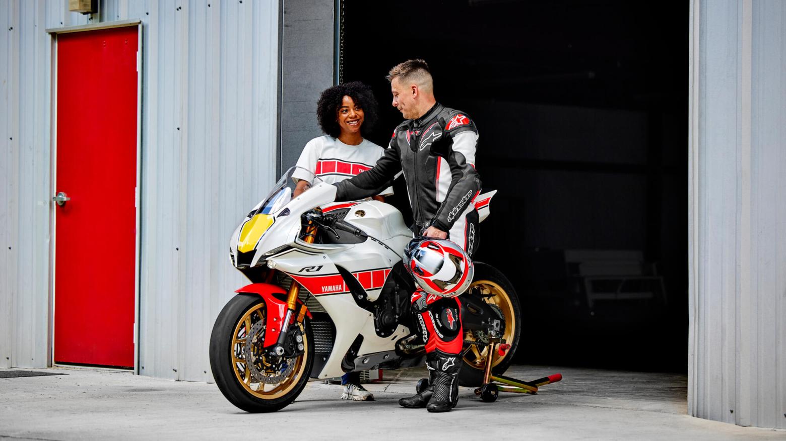 Yamaha R1 World GP 60th Anniversary - 200hp, 113.3Nm tork, 350 km/h en yüksek hız