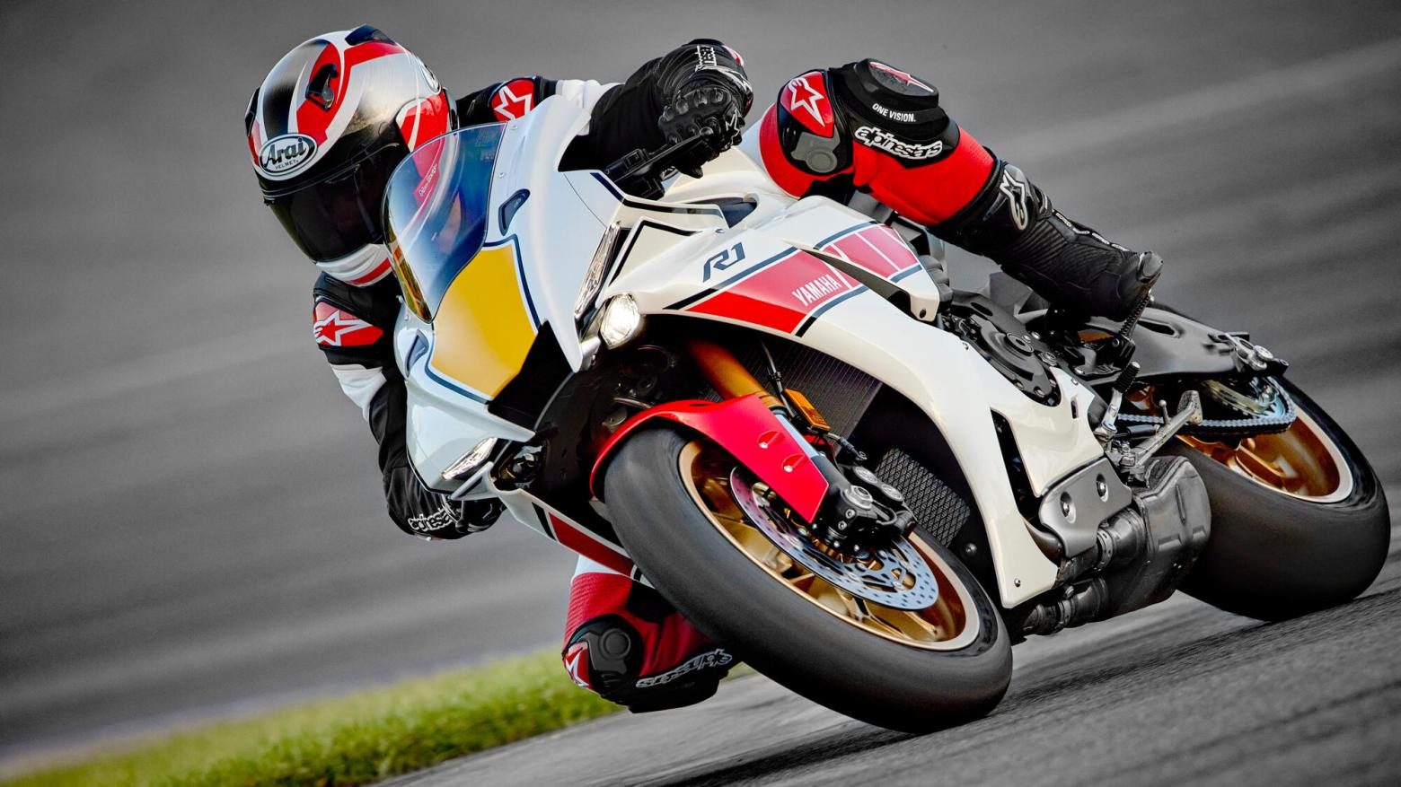 Yamaha R1 World GP 60th Anniversary - 200hp, 113.3Nm tork, 350 km/h en yüksek hız