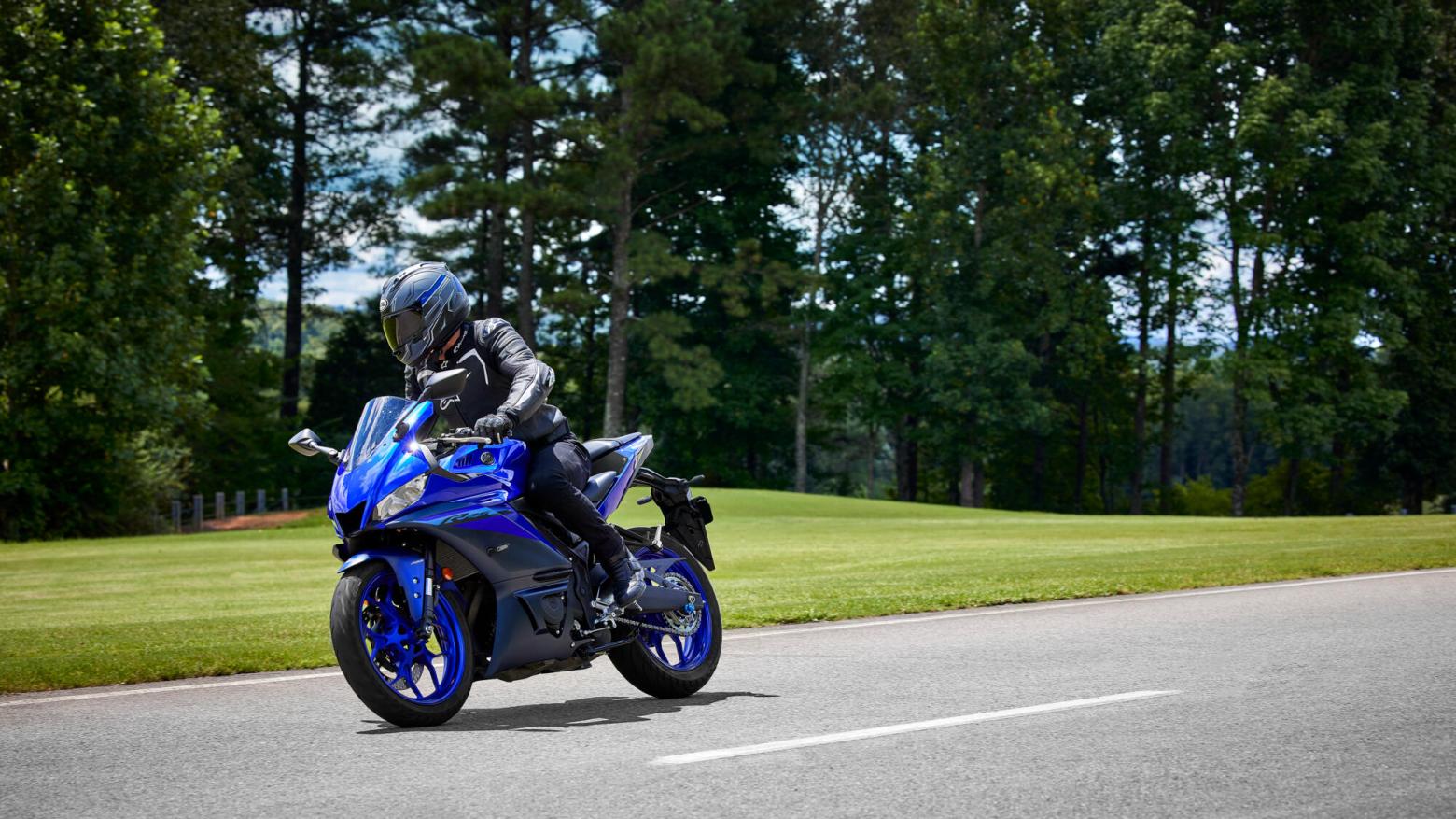 Yamaha R25 - 35.9hp, 22.6Nm tork, 193 km/h en yüksek hız