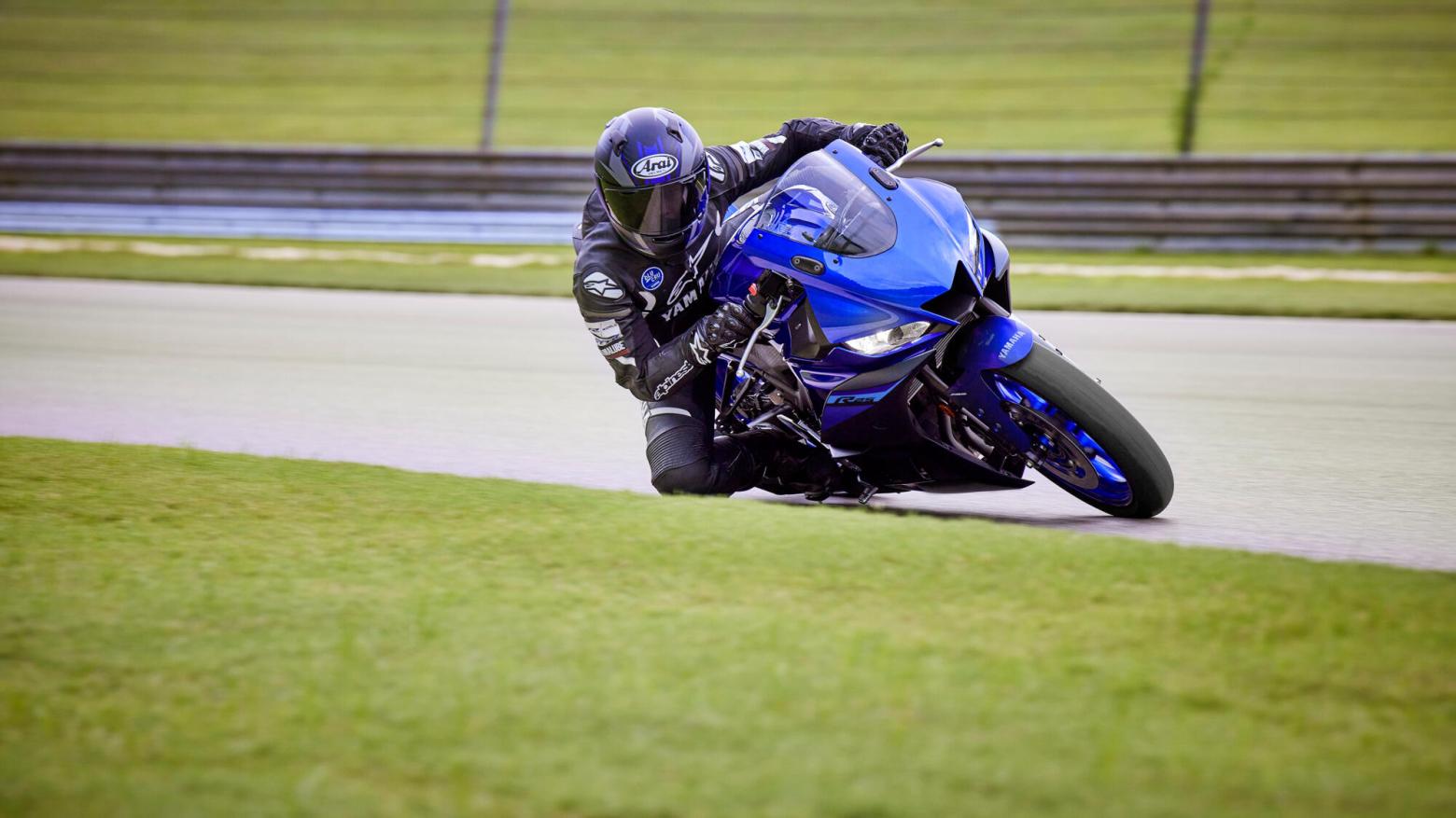 Yamaha R25 - 35.9hp, 22.6Nm tork, 193 km/h en yüksek hız