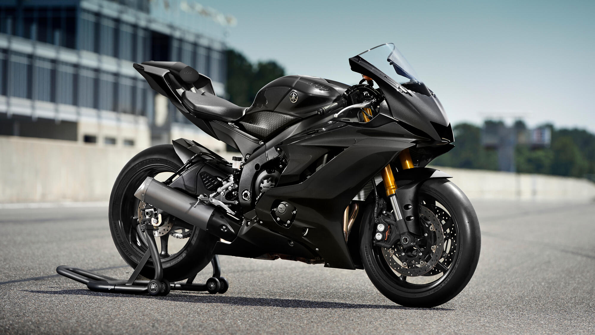 Yamaha R6 front view