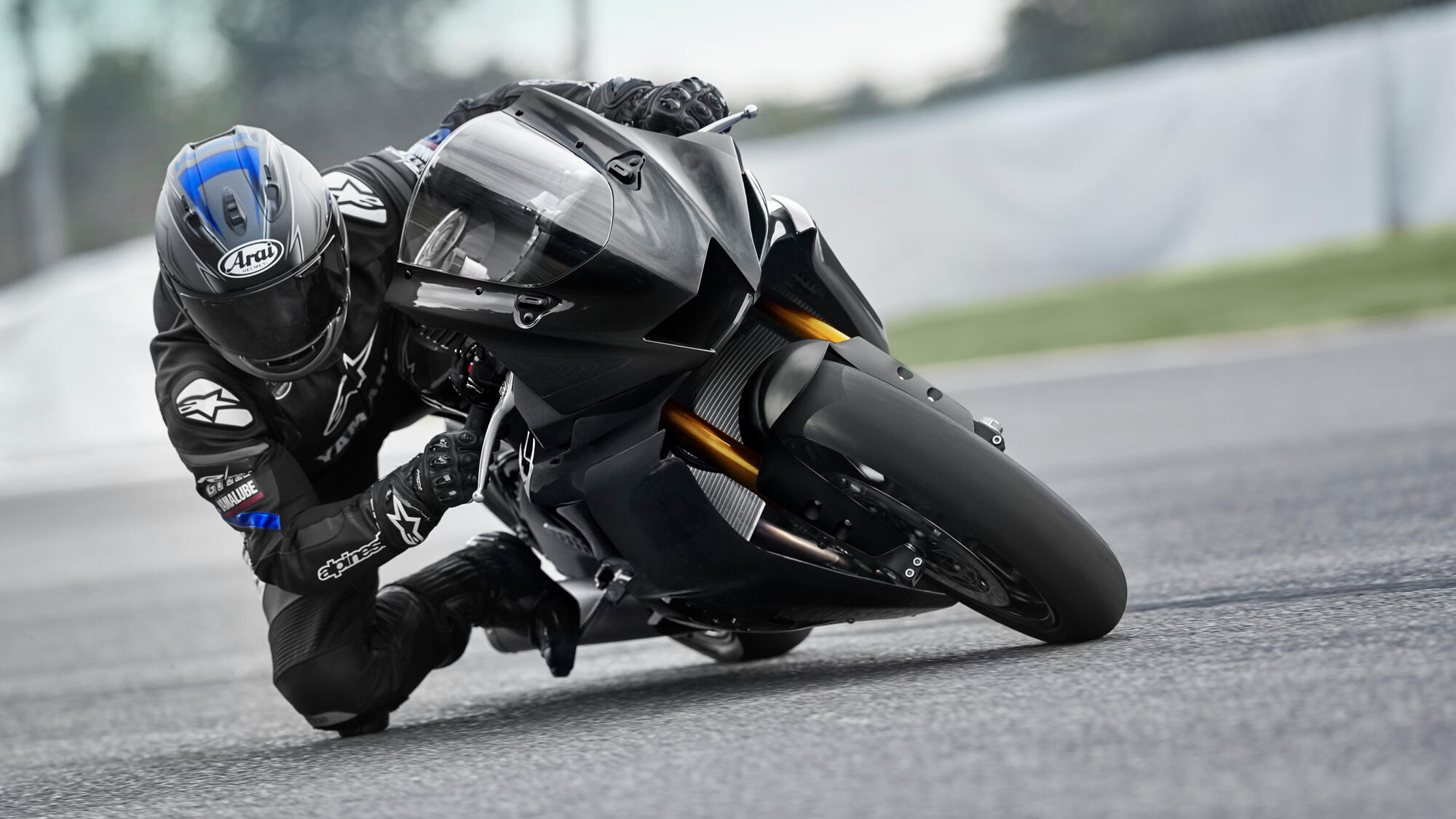 Yamaha R6 front view