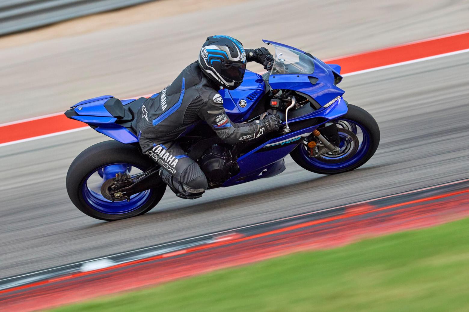 Yamaha R9 - 119hp, 93Nm tork, 250 km/h en yüksek hız