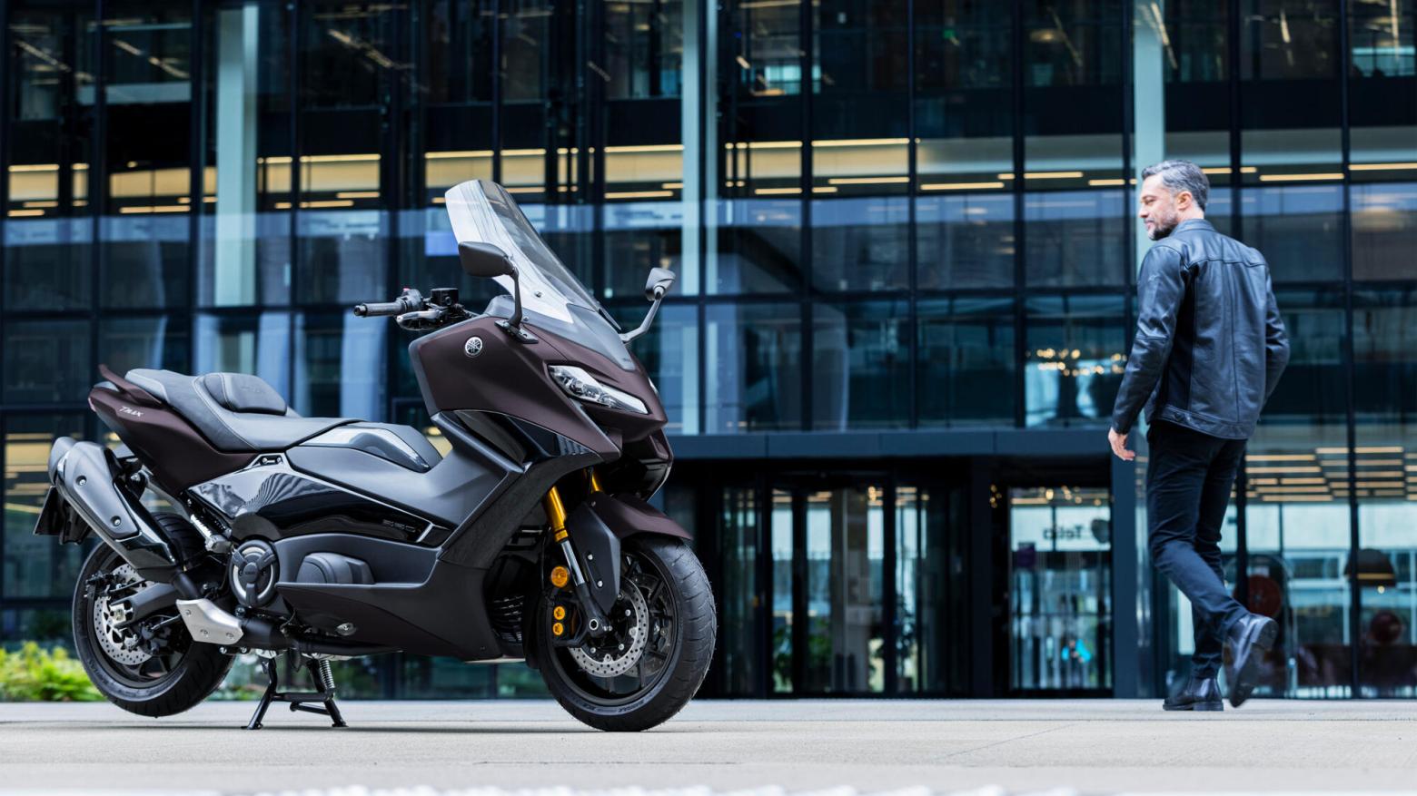 Yamaha TMAX Tech MAX 560 - 46.9hp, 55.7Nm tork, 180 km/h en yüksek hız