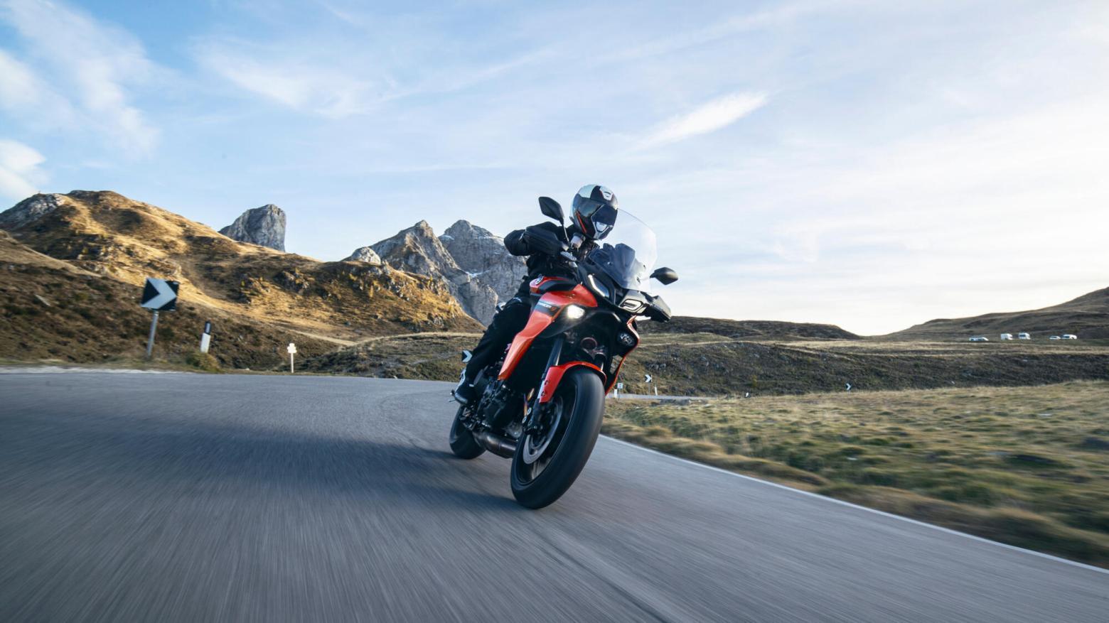 Yamaha Tracer 9 GT - 119hp, 93Nm tork, 240 km/h en yüksek hız