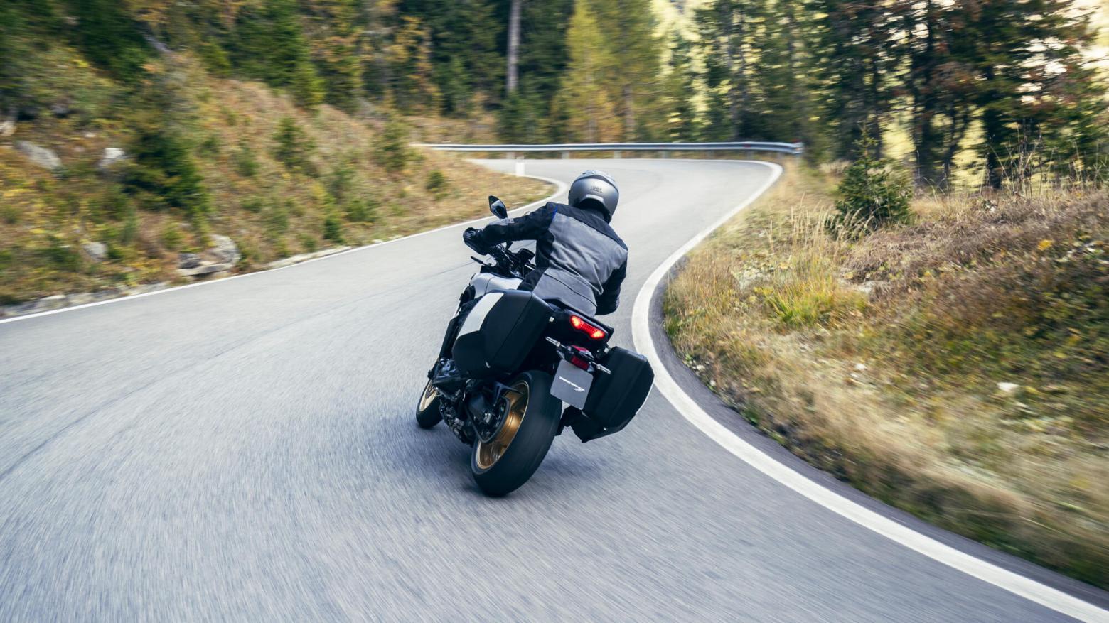 Yamaha Tracer 9 GT - 119hp, 93Nm tork, 240 km/h en yüksek hız