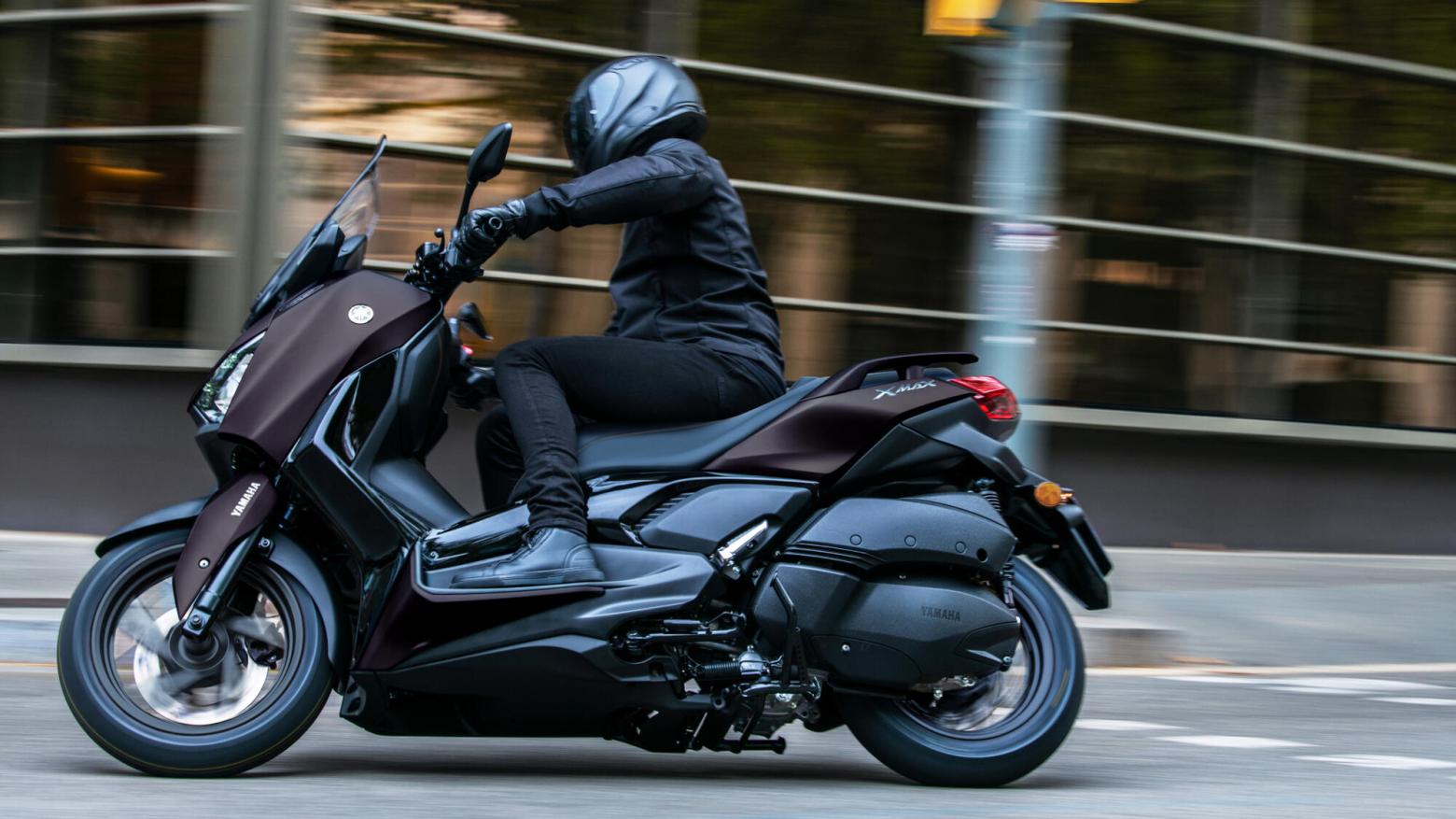 Yamaha XMAX 250 Tech MAX - 22.5hp, 24.3Nm tork, 159 km/h en yüksek hız