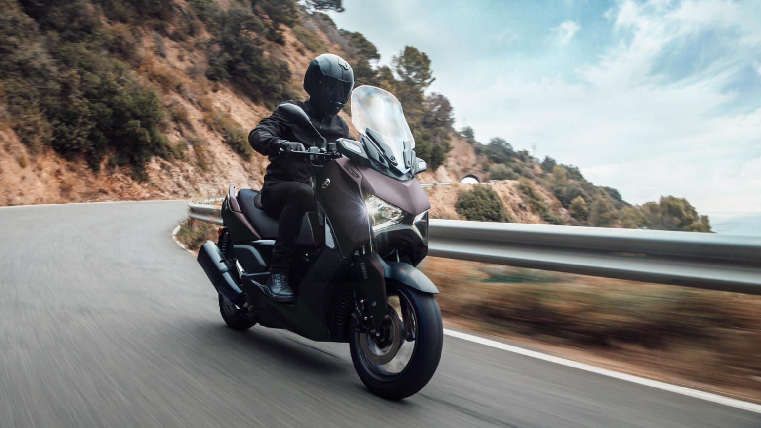 Yamaha XMAX 250 Tech MAX - 22.5hp, 24.3Nm tork, 159 km/h en yüksek hız