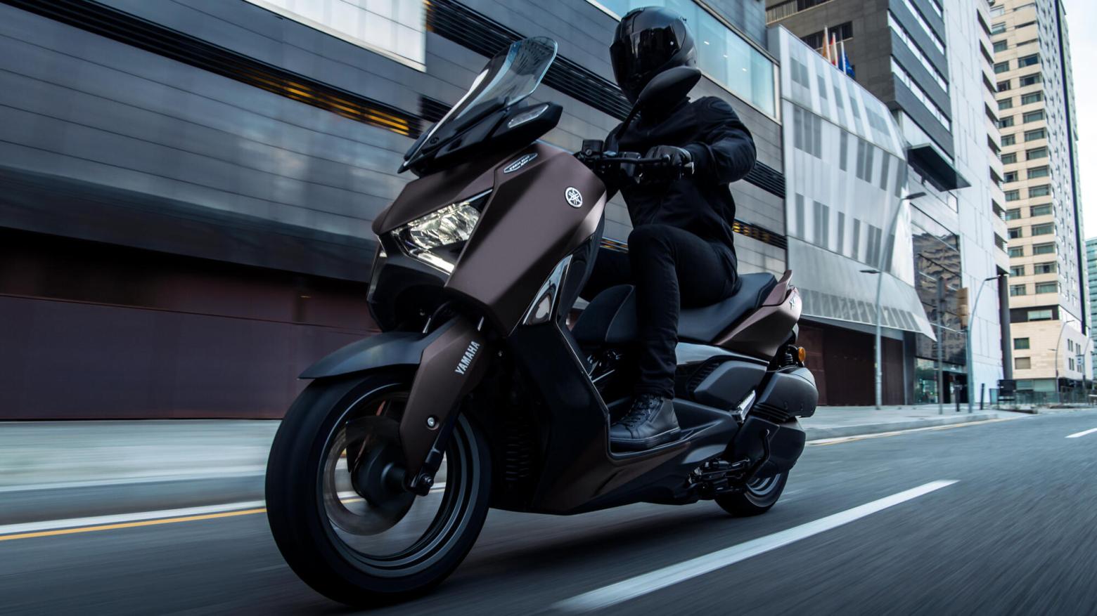 Yamaha XMAX 250 Tech MAX - 22.5hp, 24.3Nm tork, 159 km/h en yüksek hız