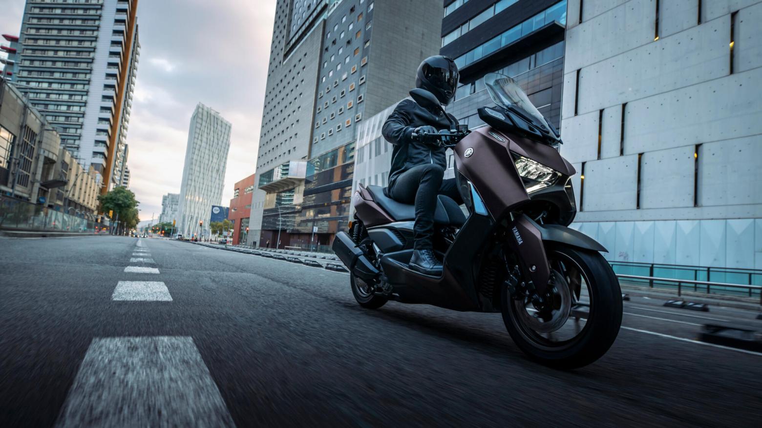 Yamaha XMAX 250 Tech MAX - 22.5hp, 24.3Nm tork, 159 km/h en yüksek hız