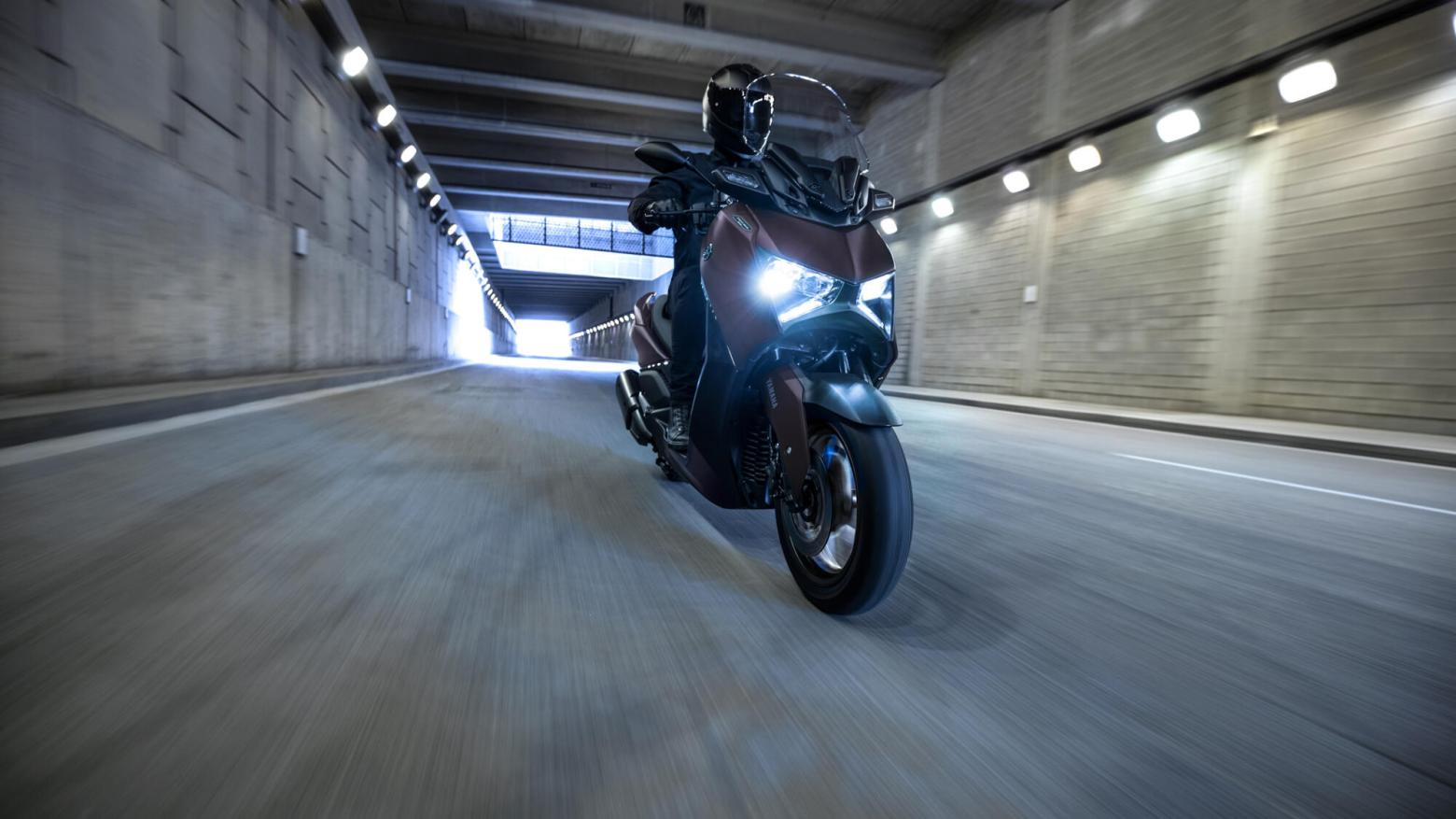 Yamaha XMAX 250 Tech MAX - 22.5hp, 24.3Nm tork, 159 km/h en yüksek hız