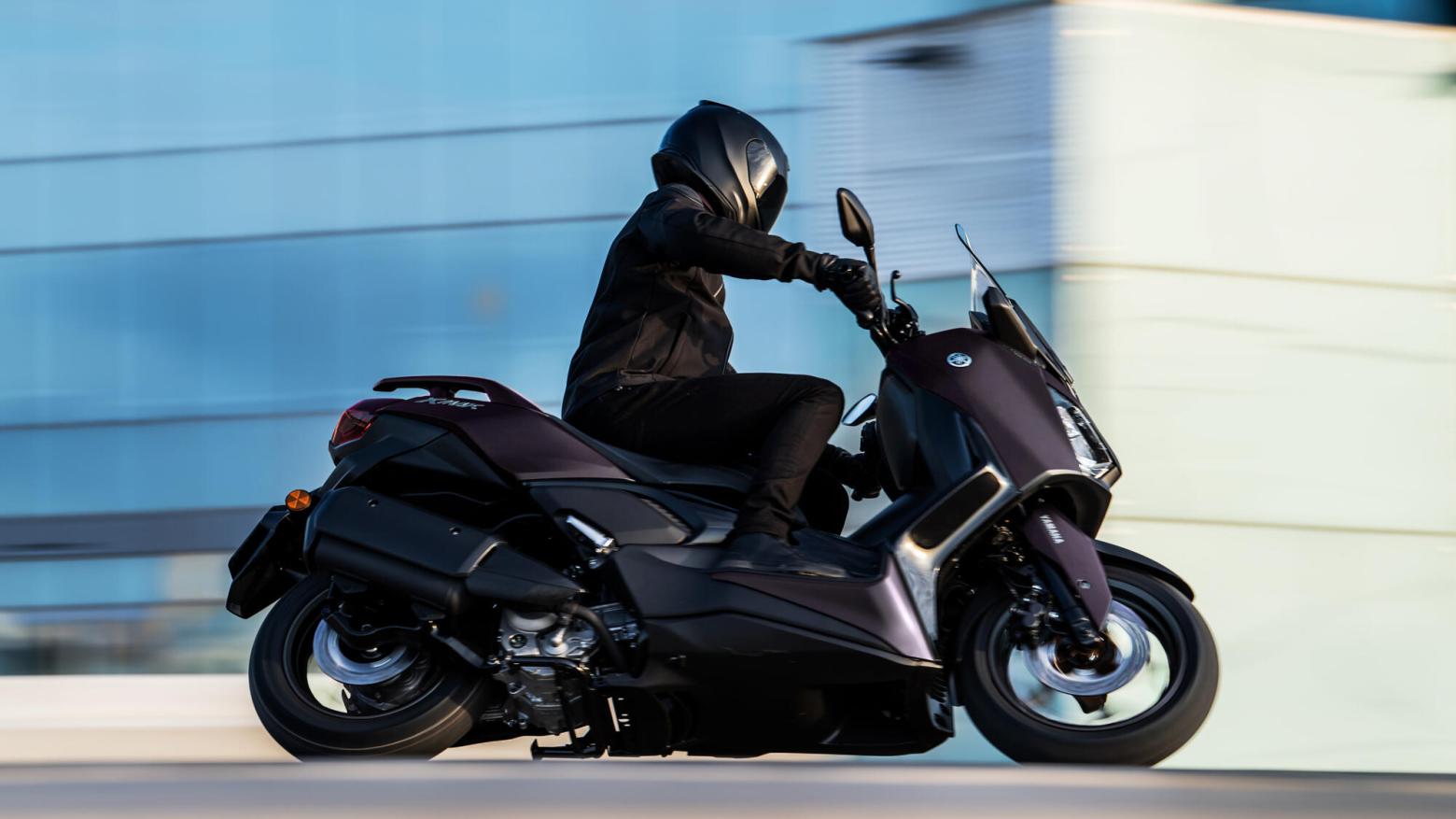 Yamaha XMAX 300 TECH MAX - 28hp, 29Nm tork, 170 km/h en yüksek hız