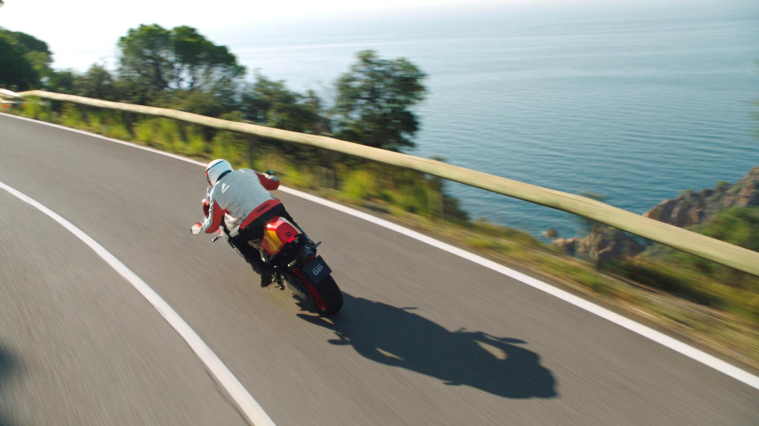 Yamaha XSR900 GP - 117.3hp, 93Nm tork, 255 km/h en yüksek hız