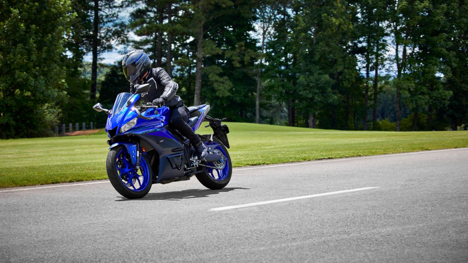 YAMAHA YZF-R3 - 41.4hp, 29.6Nm tork, 190 km/h en yüksek hız