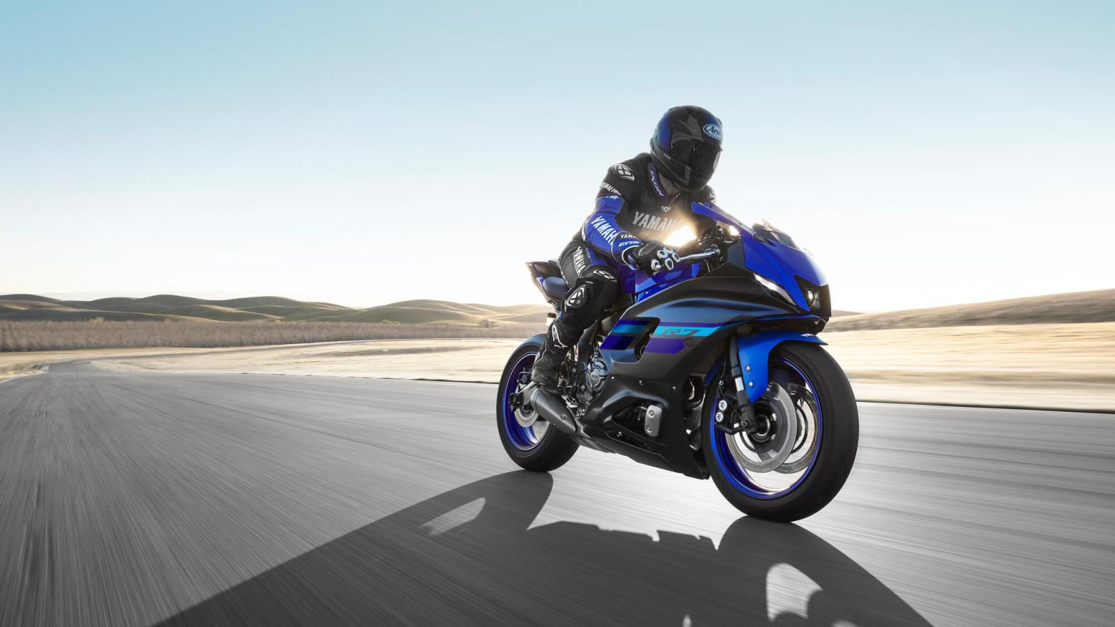 YAMAHA YZF-R7 - 73hp, 67Nm tork, 235 km/h en yüksek hız