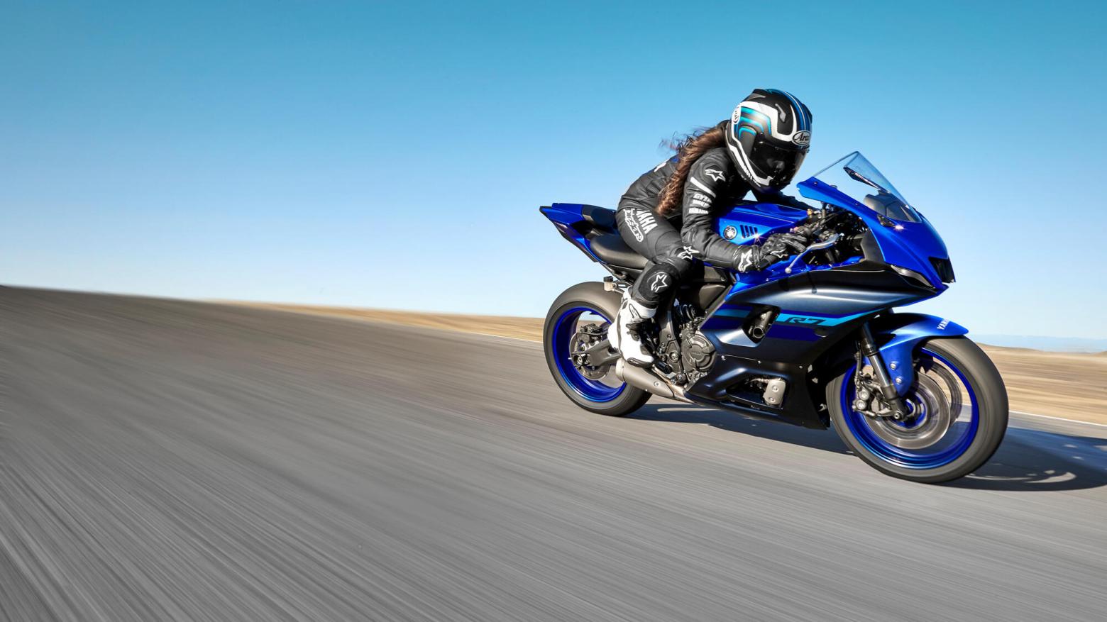 YAMAHA YZF-R7 - 73hp, 67Nm tork, 235 km/h en yüksek hız