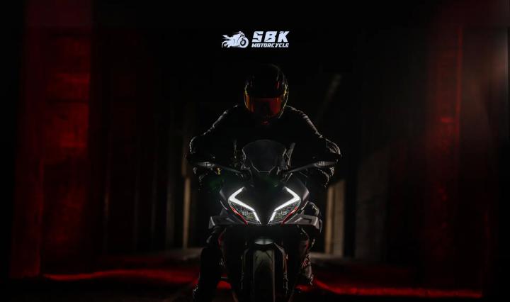 Sharing its foundation with the SR model, the new CFMoto iteration boasts enhancements such as an underslung exhaust, aerodynamic winglets, an enlarged 240mm rear brake disc, and sturdier 37mm upside-down forks with adjustable damping. Adorned with sleek winglets framing twin LED headlights, integrated indicators within the mirrors, and a striking single-sided swingarm reminiscent of the Ducati Panigale V2, the 450SR S transcends its peers in terms of design and performance. Despite being relatively new to the UK market, its competitive pricing and promising performance are bound to attract the interest of young enthusiasts.