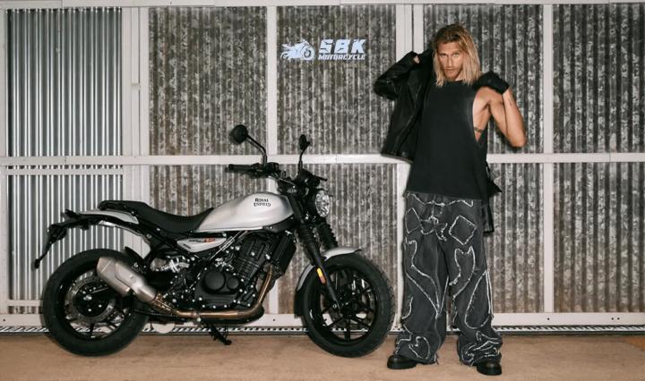  The 2024 Royal Enfield Guerrilla 450 stands out as a versatile and powerful naked bike, designed to deliver an exhilarating riding experience. With its advanced features, robust engine, and thoughtful ergonomics, it is set to appeal to both seasoned riders and newcomers alike. Whether navigating city streets or taking on open highways, the Guerrilla 450 is ready to tackle any challenge.