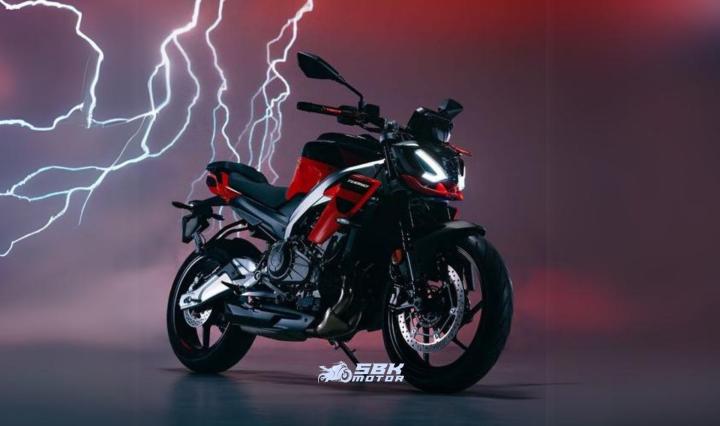 Aprilia reveals the 2025 Tuono 457 at Eicma Fair, offering A2 riders a high-performance naked bike with 47.6 hp and a unique 270-degree crank sound. Discover the details and specs of the Tuono 457 here! - SBK MOTORCYCLE