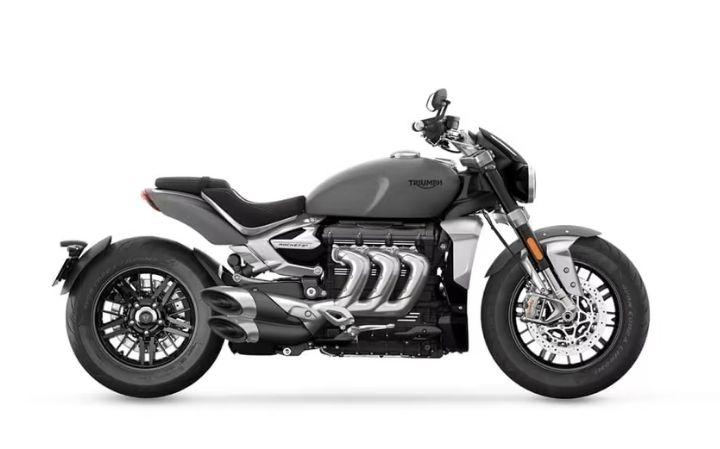 TRIUMPH Rocket 3 R Motorcycle Model Specifications: Torkue:221nm., Power:165hp, Weight:291, Top Speed:240, Fuel Capacity: 18, Fuel consumption: 8, Number of Cylinders:3, Number of Valve: 12