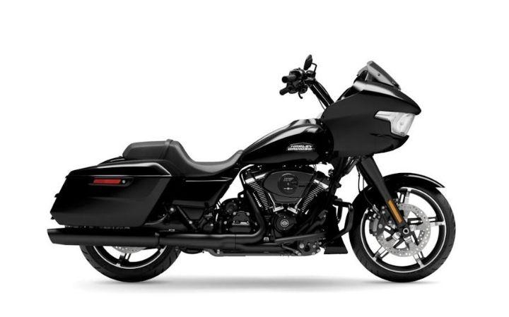 HARLEY DAVIDSON Road Glide Motorcycle Model Specifications: Torkue:175nm., Power:107hp, Weight:380, Top Speed:225, Fuel Capacity: 22.7, Fuel consumption: 6, Number of Cylinders:4, Number of Valve: 16