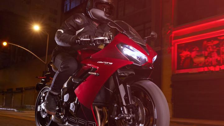La Nuova Bestia della Media Cilindrata di Triumph | Presentata la Triumph Daytona 660 2024