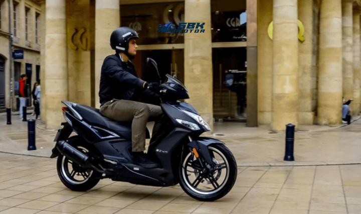 Una delle moto che si potranno acquistare sotto i 100 mila TL nel 2024 è uno scooter del marchio taiwanese KYMCO. Se dovessimo stilare una classifica, credo che lo metteremmo all'ultimo posto tra le altre moto che abbiamo condiviso. Il motivo per cui l'abbiamo messa all'ultimo posto non è che la moto sia di scarsa qualità, a scanso di equivoci. 
